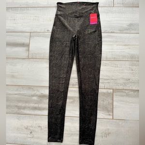 Spanx velvet legging shine legging black/gold